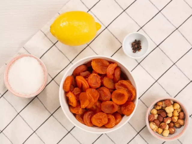 Курага красная Narmak 1 кг: натуральные сухофрукты без сахара и добавок